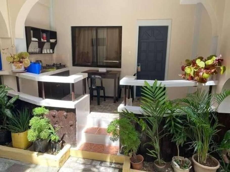 Apartment Tara Staycation Unit Manoc-Manoc